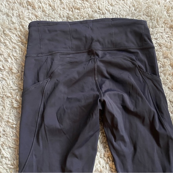 LULULEMON SIZE 6 Leggings - Picture 2 of 3